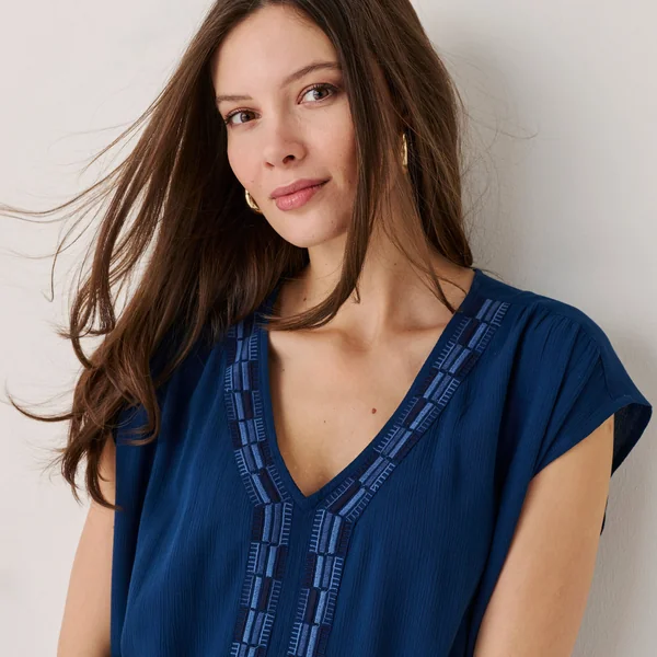 Blouse fluide broderies fantaisie , bleu
