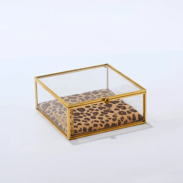 Boîte à bijoux verre et métal, avec coussin léopard, doré