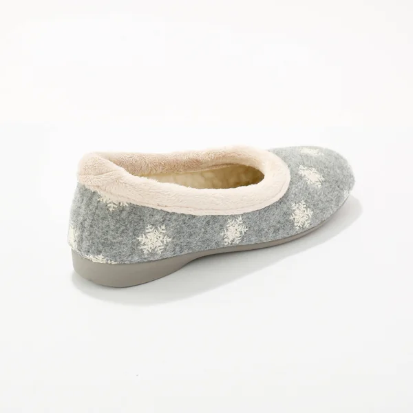 Chaussons forme ballerines, gris