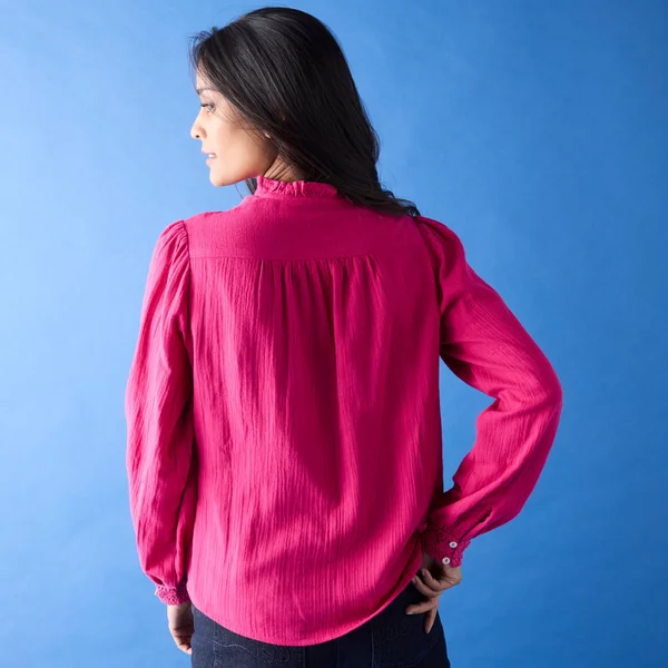 Chemisier boutonné macramé, gaze de coton, framboise
