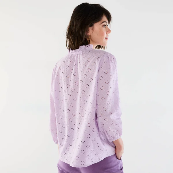 Chemisier broderie anglaise, smocks et col volanté, lilas
