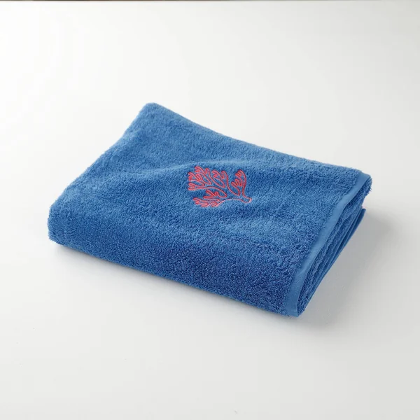 Collection serviettes de bain 420 g/m² brodées corail, bleu dur
