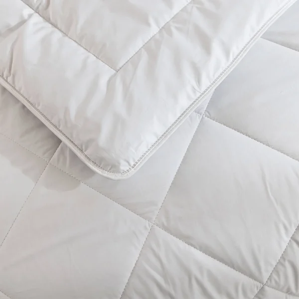 Couette naturelle garnie poils de chameau, naturel