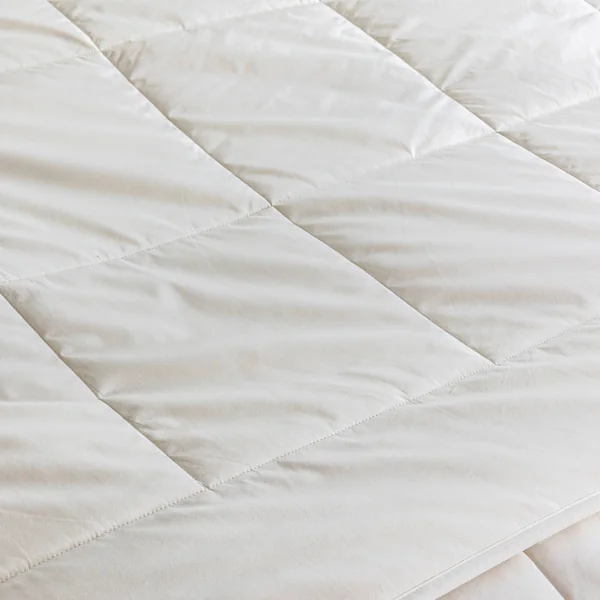 Couette pure laine vierge Woolmark® 600g/m², blanc
