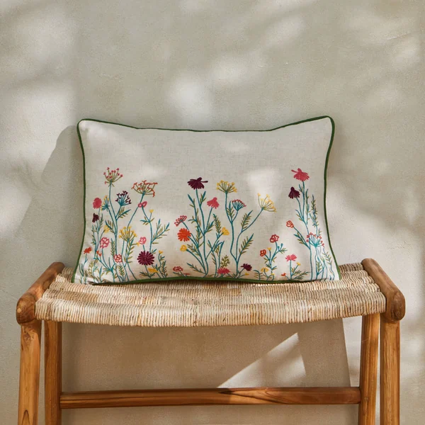 Coussin rectangulaire coton lin broderie fleurie, vert / orange