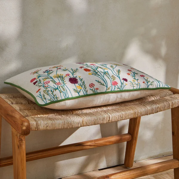 Coussin rectangulaire coton lin broderie fleurie, vert / orange