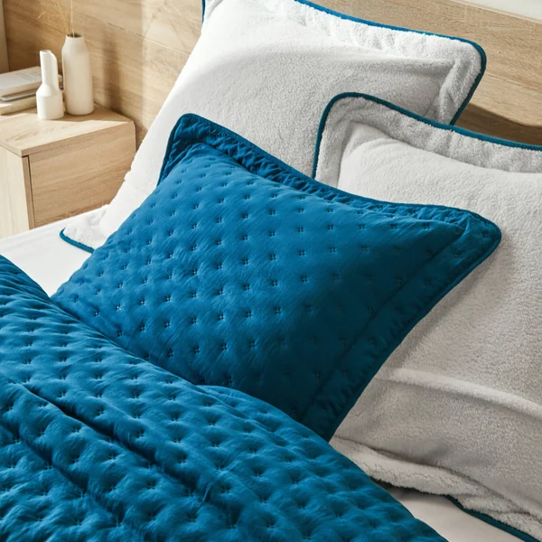 Couvre-lit réversible microfibre matelassée/sherpa, bleu paon