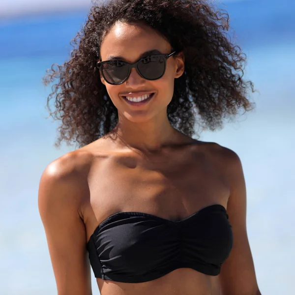 Haut de maillot de bain avec armatures Solaro - forme bandeau, noir