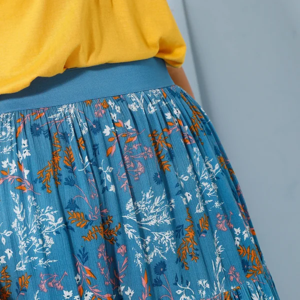 Jupe courte volantée imprimé fleuri, crépon, bleu