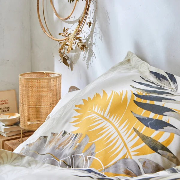 Linge de lit Cayenne en coton imprimé feuilles de palmiers, beige