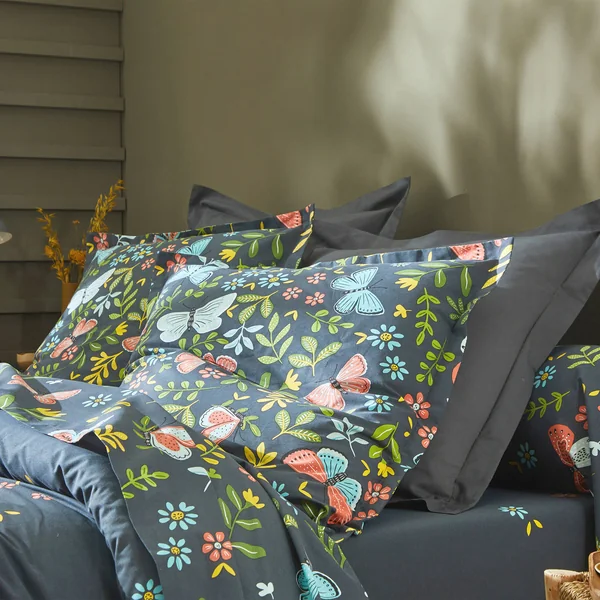 Linge de lit Envolée en coton à motifs papillons, bleu marine
