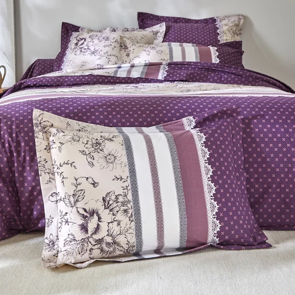 Linge de lit Gabrielle en coton imprimé pois, fleurs et dentelle, prune