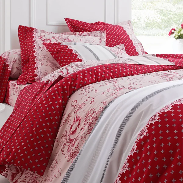 Linge de lit Gabrielle en coton imprimé pois, fleurs et dentelle, rouge