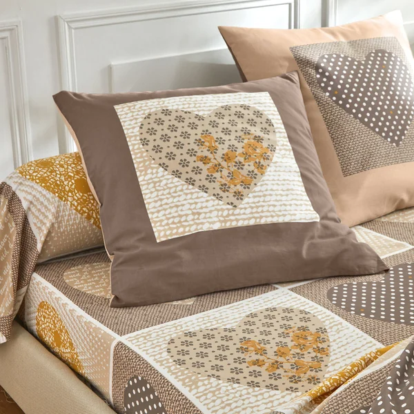Linge de lit Lovely en flanelle imprimé coeurs , beige / caramel