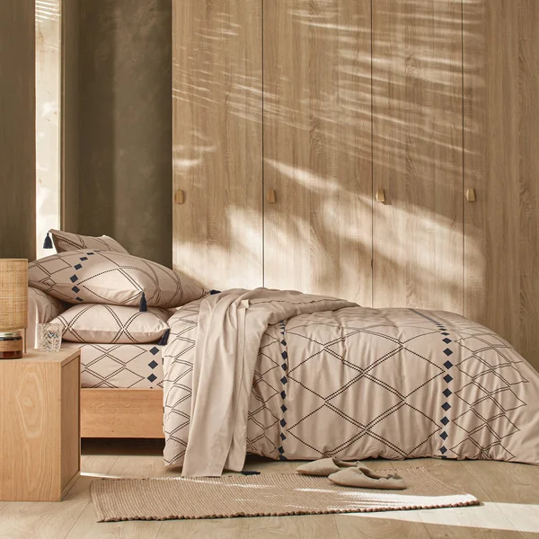 Linge de lit Massaï coton à motifs graphiques et finitions pompons, beige