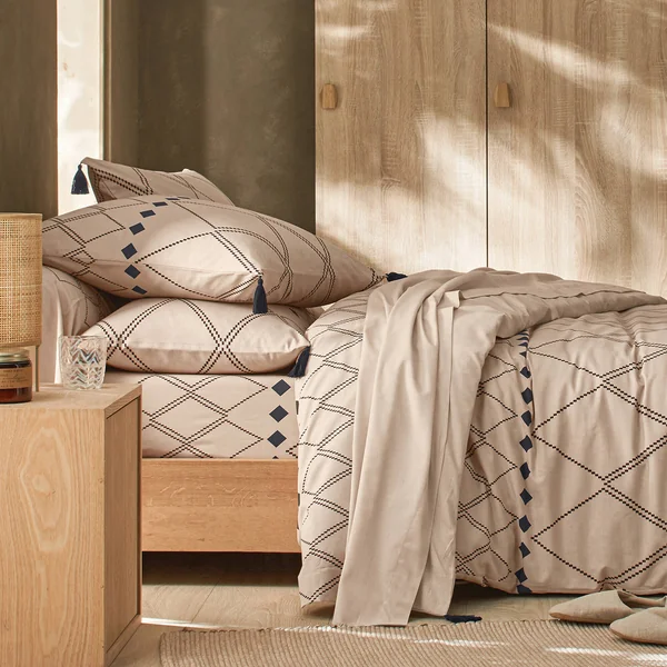 Linge de lit Massaï coton à motifs graphiques et finitions pompons, beige