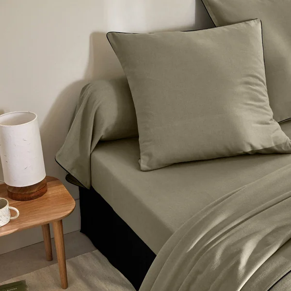 Linge de lit uni flanelle passepoil contrasté, collection "Intemporelle", eucalyptus