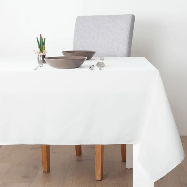 Nappe unie toucher peau de pêche, blanc cassé