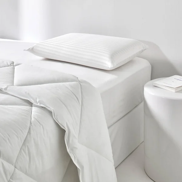Oreiller ergonomique en mousse à mémoire de forme, blanc