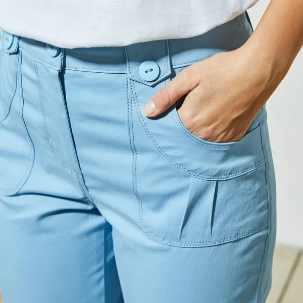 Pantacourt droit stretch, bleu