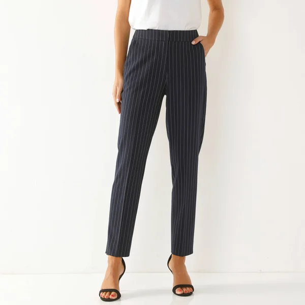 Pantalon 7/8ème coupe cigarette, imprimé rayé, marine