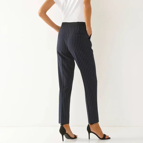 Pantalon 7/8ème coupe cigarette, imprimé rayé, marine