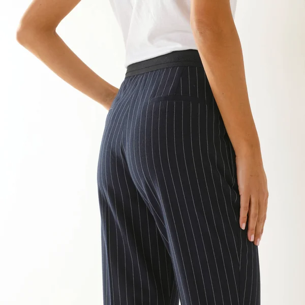Pantalon 7/8ème coupe cigarette, imprimé rayé, marine