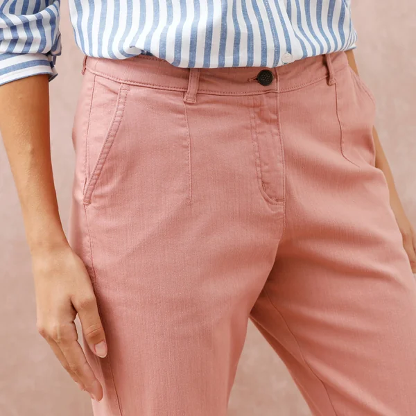 Pantalon coupe mom taille haute, stretch, rose grisé