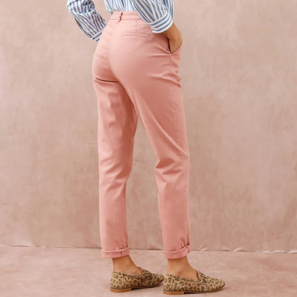 Pantalon coupe mom taille haute, stretch, rose grisé