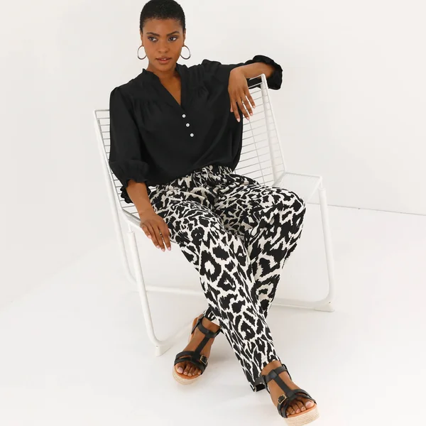 Pantalon large, imprimé , noir / beige