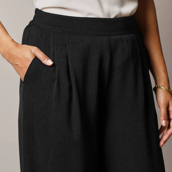 Pantalon large taille haute à enfiler, crêpe fluide, noir