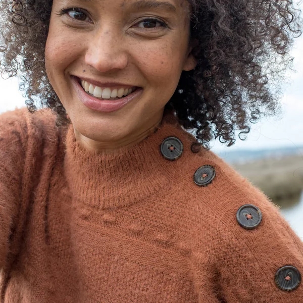 Pull col montant, maille poilue fantaisie, caramel