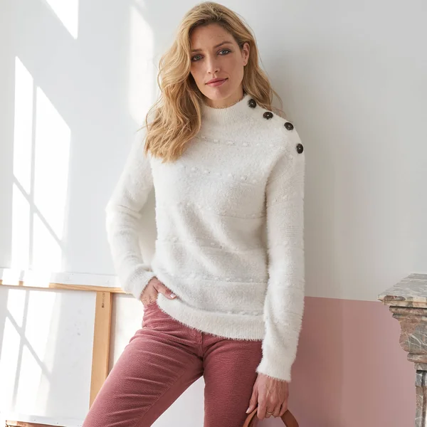 Pull col montant, maille poilue fantaisie, écru