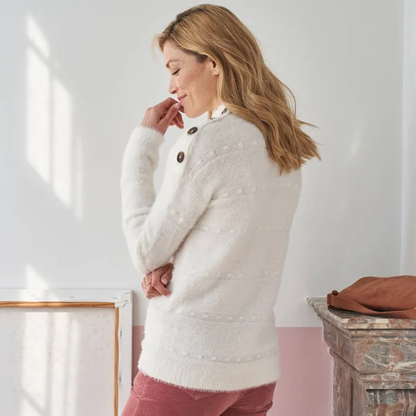 Pull col montant, maille poilue fantaisie, écru
