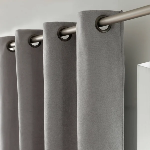 Rideau occultant et isolant finition oeillets, gris perle