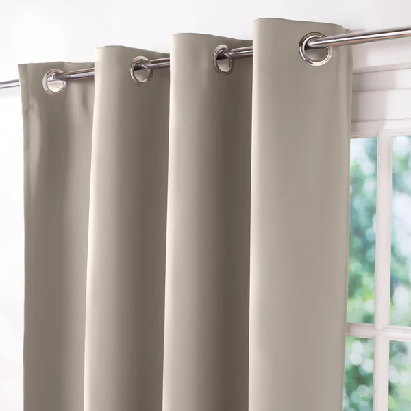 Rideau occultant uni satiné finition oeillets, taupe