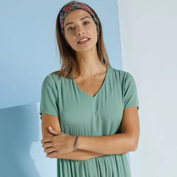 Robe col V longue unie, crépon, kaki clair