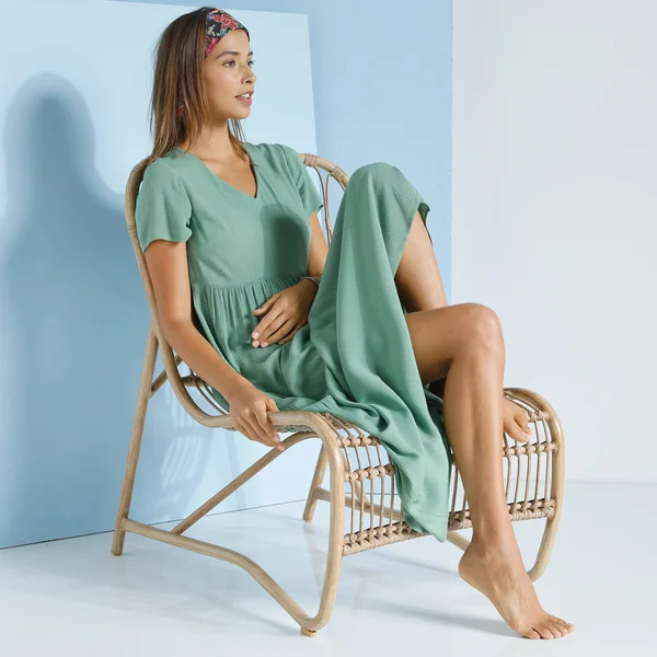 Robe col V longue unie, crépon, kaki clair