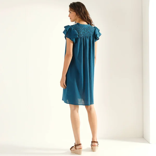 Robe courte, détails broderie anglaise, bleu canard