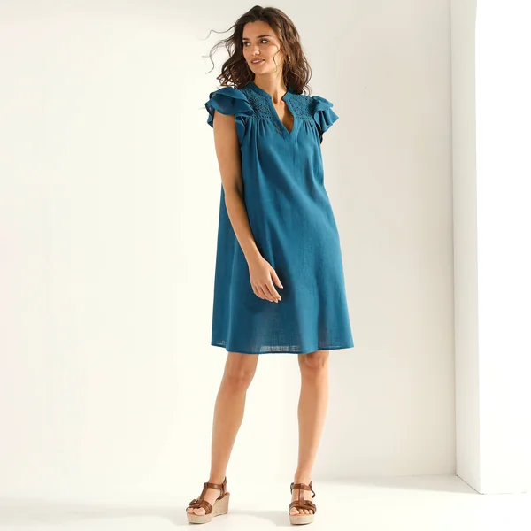 Robe courte, détails broderie anglaise, bleu canard