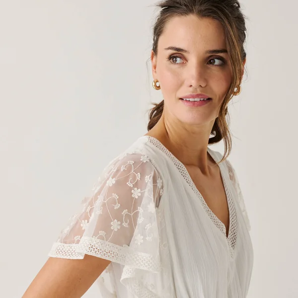 Robe longue crépon et tulle brodé, écru