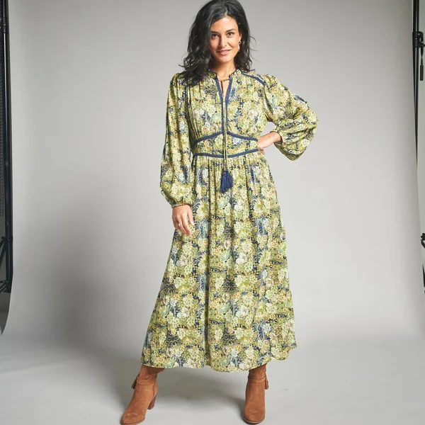 Robe longue imprimé floral finition macramé, marine / vert