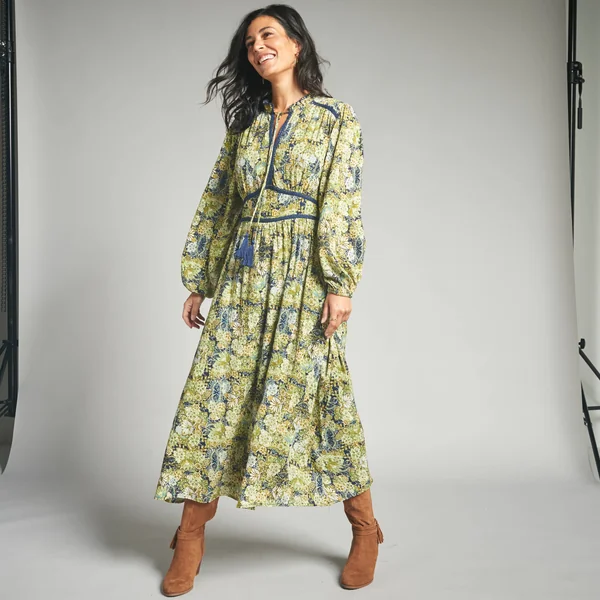 Robe longue imprimé floral finition macramé, marine / vert
