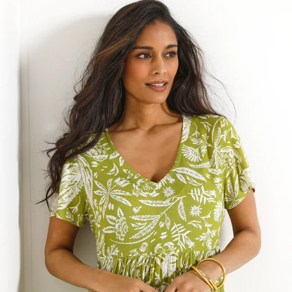 Robe longue imprimée col V, crépon, vert mousse / blanc