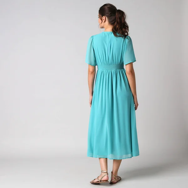 Robe longue volantée unie, à manches courtes papillon, vert