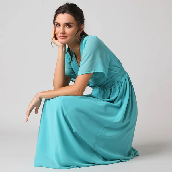 Robe longue volantée unie, à manches courtes papillon, vert
