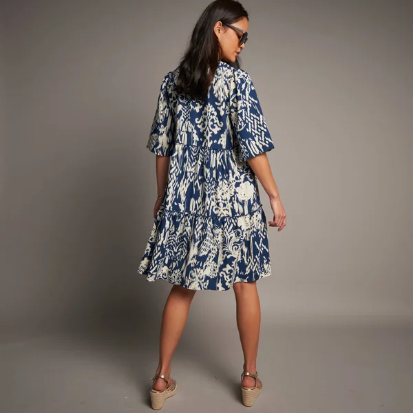 Robe évasée à volants, imprimé ethnique bicolore, indigo / écru