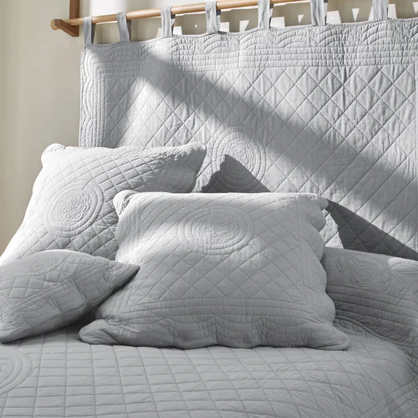 Tête de lit unie coton style boutis Cassandre, gris perle